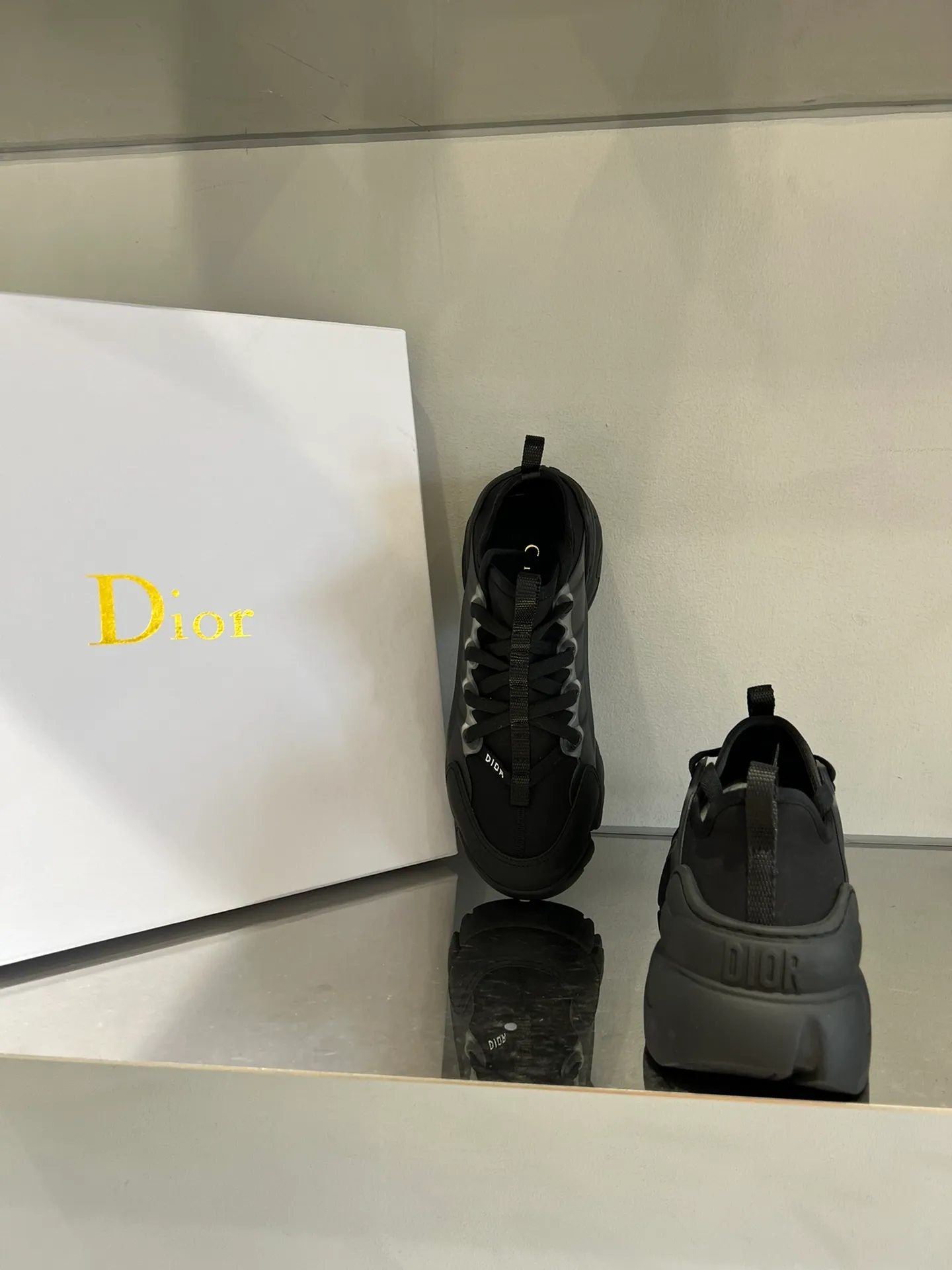 👟👟Ex-factory price 460👟👟 Dior dad shoes 🤓Super flattering footwear! High-density original jacquard ➕T👟👟Ex-factory price U original outsole! Sisters with wide feet must not have any misunderstandings about him! Even chubby feet like mine look slender when wearing them! Size: 35～40 (40 is custom-made and non-returnable) All sizes and colors are available in stock
